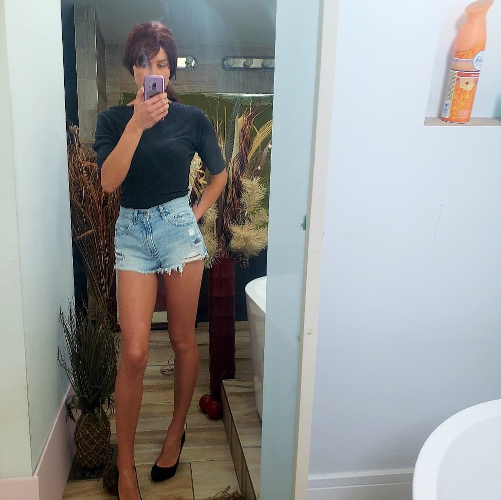 Hollister high waist jeans shorts 25